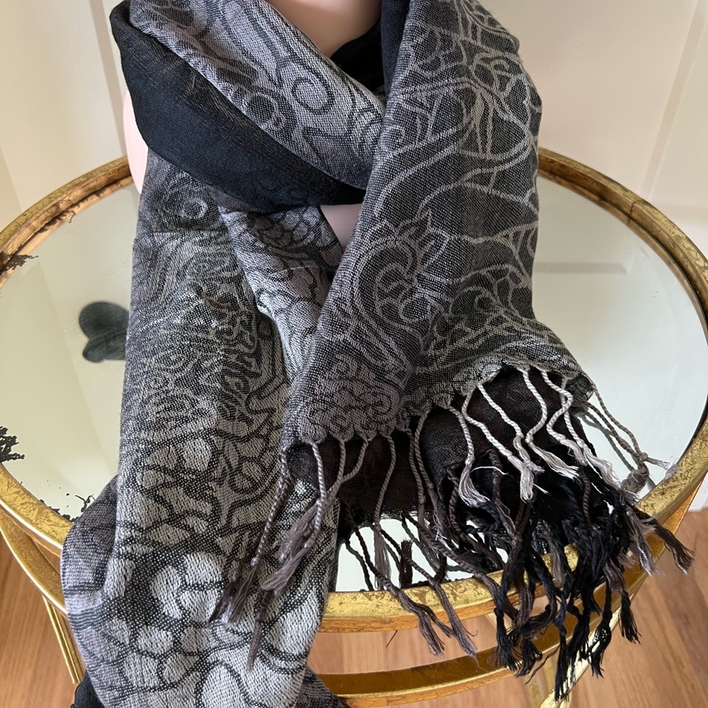 Scarf with Intricate Pattern - Picture 2 of 2